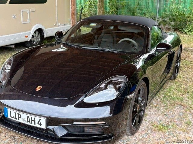 Van PORSCHE 718 Boxster
