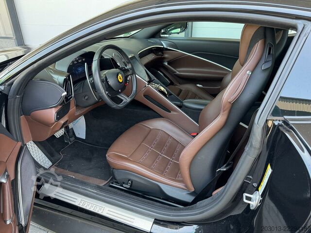 Van FERRARI Roma Coupe Schwarz