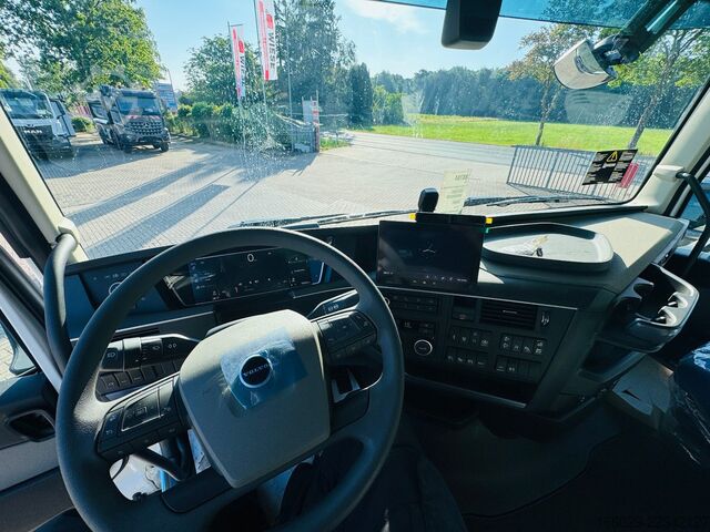Truck mounted crane VOLVO FH 500 8x2 mit F990RA.2.28 L616 V30