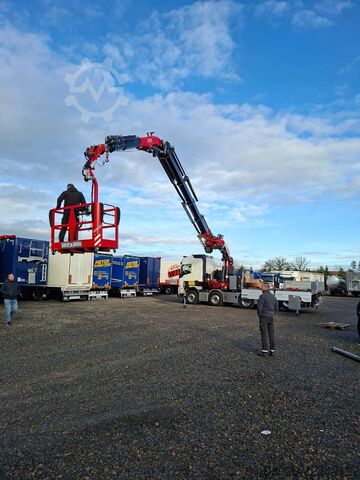 Truck mounted crane VOLVO FH 500 8x2 mit F990RA.2.28 L616 V30