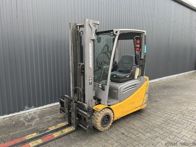 Electric 3-wheel forklift Jungheinrich EFG220