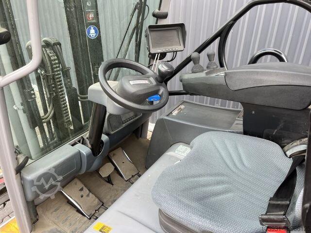 Electric 3-wheel forklift Jungheinrich EFG220