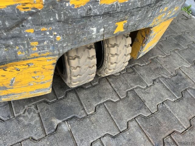 Electric 3-wheel forklift Jungheinrich EFG220