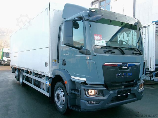 Beverage truck MAN 26.320 TGM*8 m Schwenkwand*2,5 to LBW*NLA*Kamera