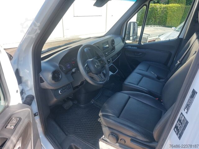 Kastenwagen mit Kofferaufbau Mercedes Sprinter 317CDI automaat koffer deuren