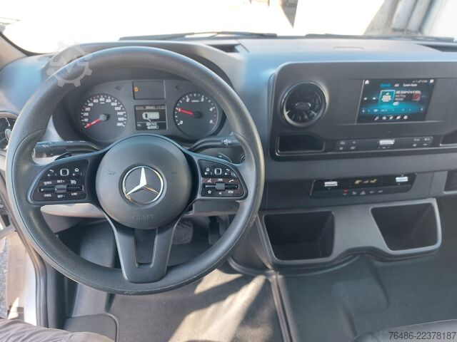 Kastenwagen mit Kofferaufbau Mercedes Sprinter 317CDI automaat koffer deuren
