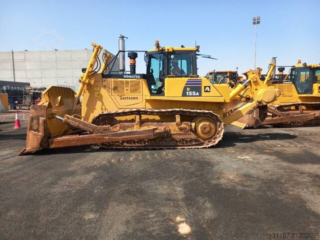 Planiermaschine Komatsu D155A-6R (4 pcs available in Abu Dhabi)