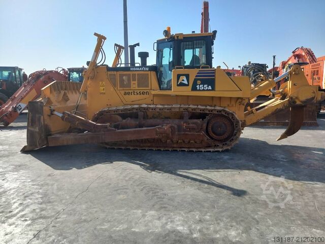 Planiermaschine Komatsu D155A-6R (4 pcs available in abu Dhabi)
