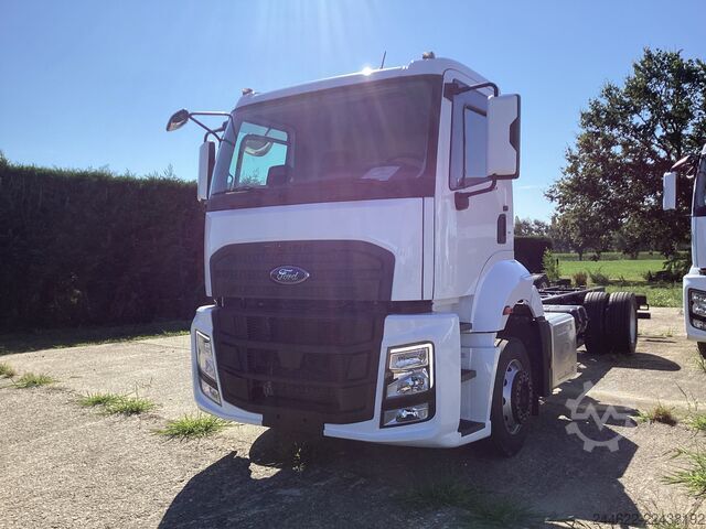 Custom body truck Ford Ford 4x2 Road 1833 Daycab