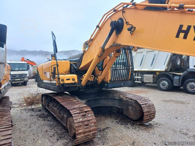 Chain excavator Hyundai Robex 210NLC-9