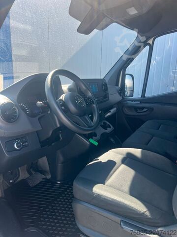 Kastenwagen hoch MERCEDES-BENZ Sprinter 215 9G-TR HOCH+LANG KLIMA 3-SITZ KAMERA