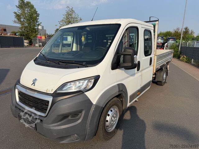 Transporter mit Kipper PEUGEOT Boxer DoKa Dreiseitenkipper L3 BlueHDi AHK E6