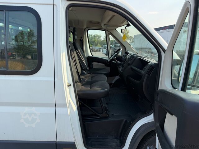Transporter mit Kipper PEUGEOT Boxer DoKa Dreiseitenkipper L3 BlueHDi AHK E6