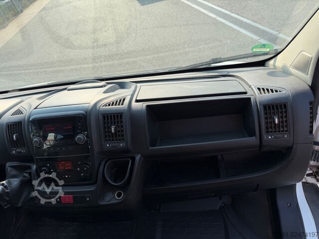 Transporter mit Kipper PEUGEOT Boxer DoKa Dreiseitenkipper L3 BlueHDi AHK E6