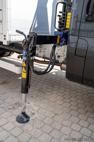 Truck-mounted crane van Iveco Daily 70C18 Kran Hyva Pritsche 5 m