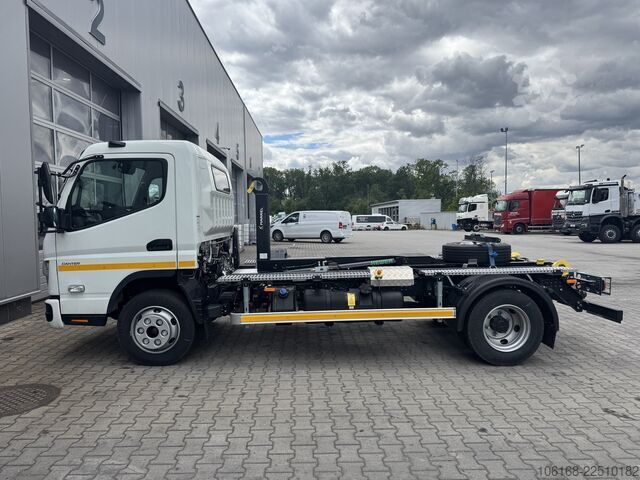 Telehoist load lugger van Fuso Canter 7C18 Abrollkipper 2026