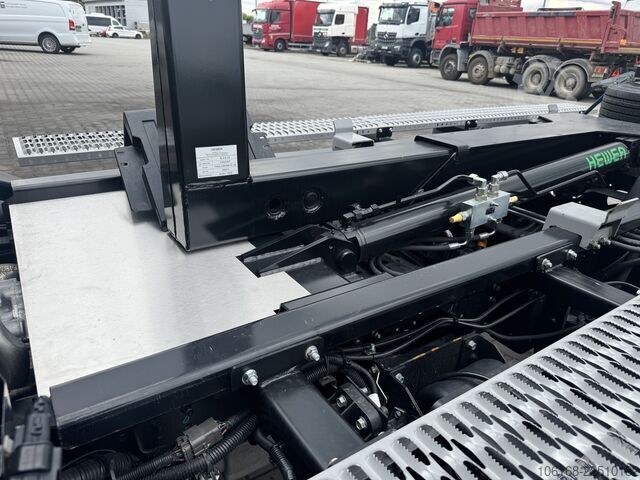 Telehoist load lugger van Fuso Canter 7C18 Abrollkipper 2026