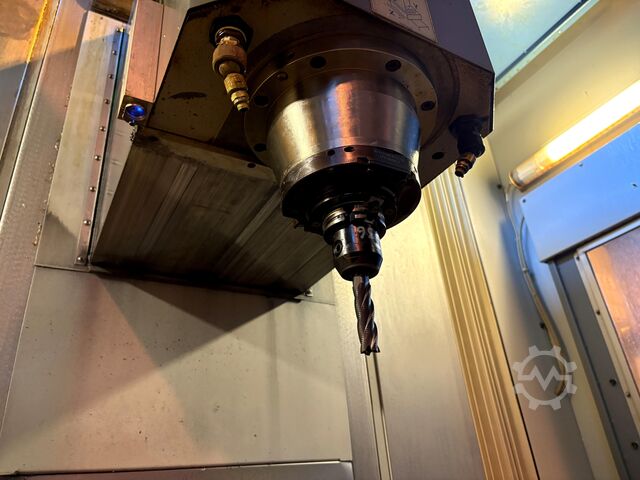 Fünf-Achs-Bearbeitungszentrum CHIRON MILL 800