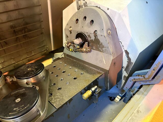 Fünf-Achs-Bearbeitungszentrum CHIRON MILL 800