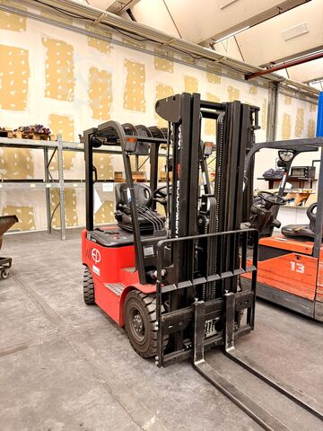 Electric forklift EP EFL 181