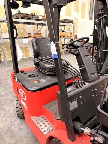 Electric forklift EP EFL 181