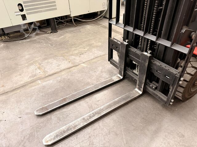 Electric forklift EP EFL 181