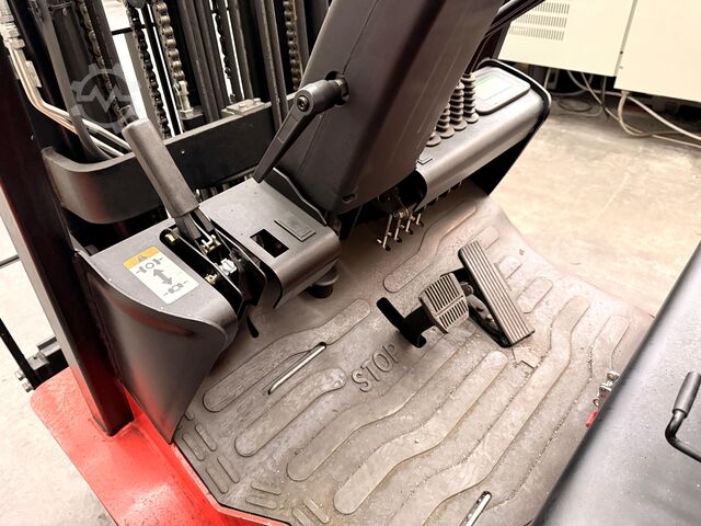 Electric forklift EP EFL 181