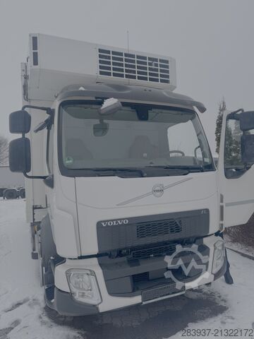 Kühlkoffer-LKW Volvo 