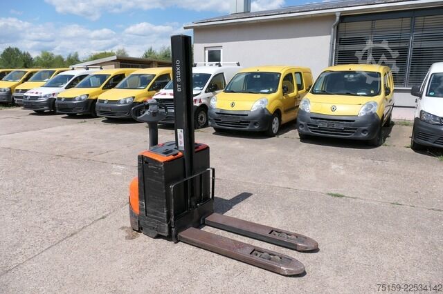 Hochhubwagen bt SWE 080L Batterie 22/2022