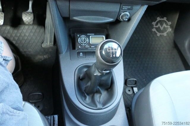 Kastenwagen VW Caddy 2.0 TDI 4Motion Flügeltür Regaleinbau Standheizung COC Parktronic