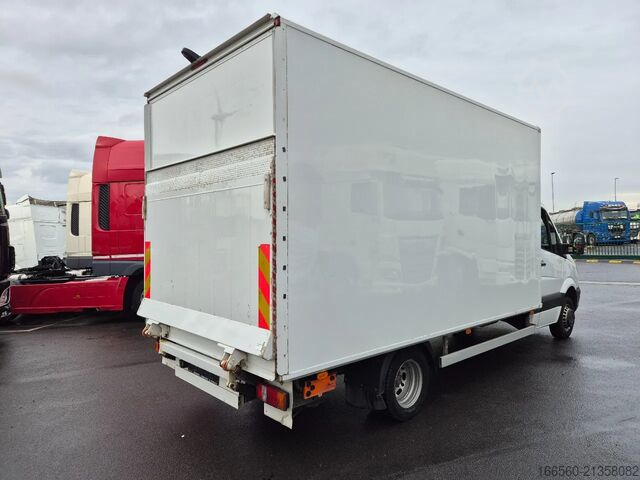 Box truck Mercedes-Benz SPRINTER 516 CDI