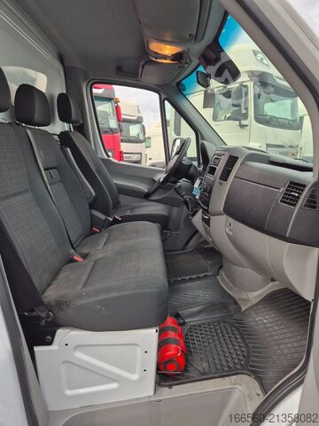 Box truck Mercedes-Benz SPRINTER 516 CDI