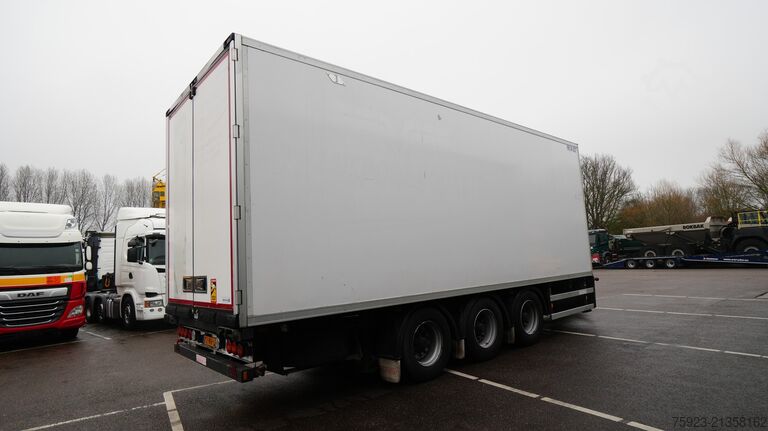 Kühl-/Tiefkühltransport Groenewegen 3 Axle frigo trailer with CARRIER SUPRA 950 MT