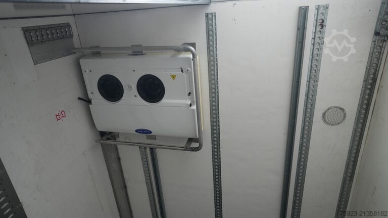 Refrigerated/frozen transport LAMBERET 3 AXLE FRIGO TRAILER WITH CARRIER VECTOR 1950 MT