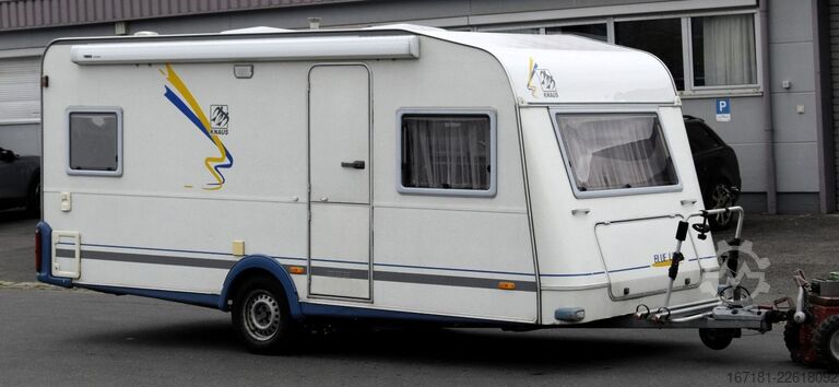 Wohnwagen KNAUS Blue Line 450 mit Mover und Markise