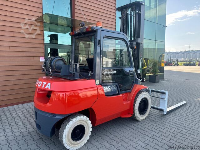 Four-wheel forklift Toyota 7FG40/4500 kg/Positioner+sideshift