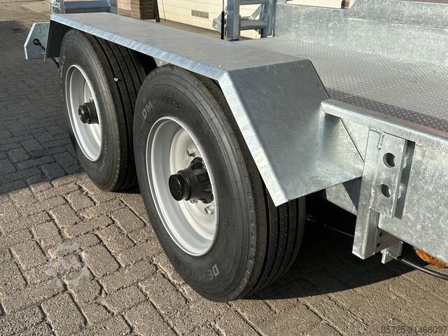 Machine transporter