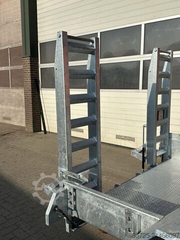 Machine transporter  