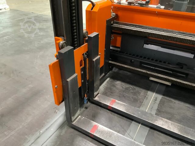 Narrow-aisle forklift STILL MX-X