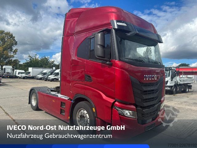 Standard tractor unit IVECO AS440S46T/P / Retarder / Leder
