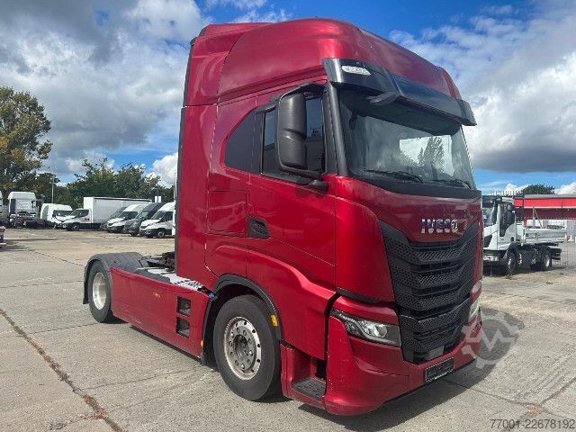 Standard tractor unit IVECO AS440S46T/P / Retarder / Leder