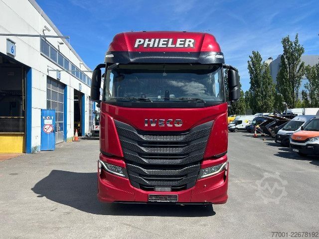 Standard tractor unit IVECO AS440S46T/P / Retarder / Leder