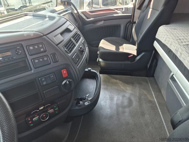 Standard tractor DAF XF 480 FT SUPER SPACE CAB, different location :...