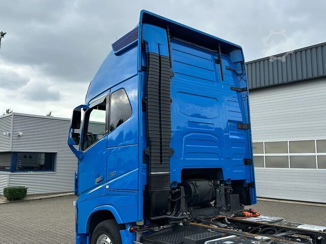 Chassis with cab Volvo FH 16.750 6x4 Globe XL Chassis Retarder 3.90 Wb...