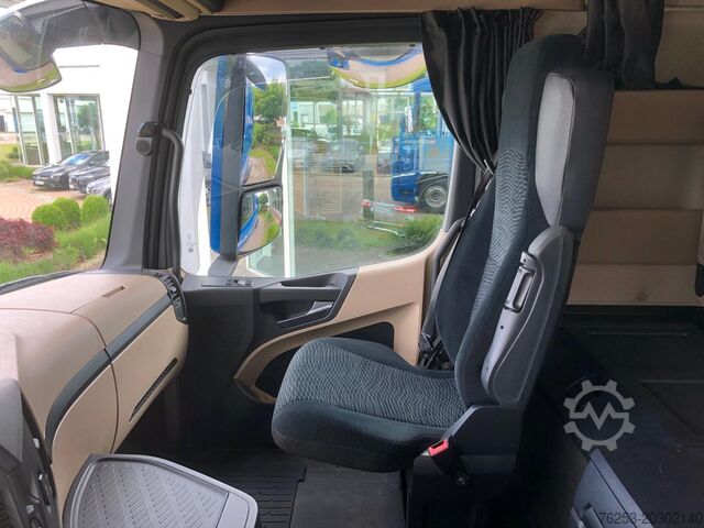 Standard tractor unit Mercedes-Benz Actros 1846 LS BiXenon KlimaA STH Luft AUT AHK