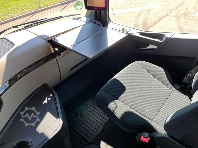 Standard SZM Mercedes-Benz Actros 1848 LS KlimaA STH Pano Luft AUT AHK ACC