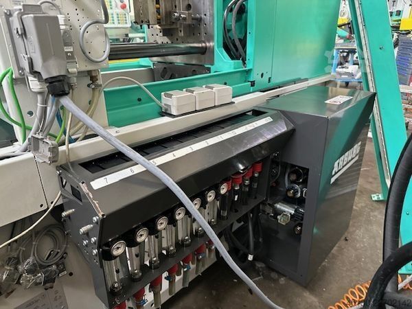 Injection molding machine Arburg 270C 400-70 e²