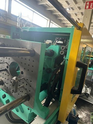 Injection molding machine Arburg 270C 400-70