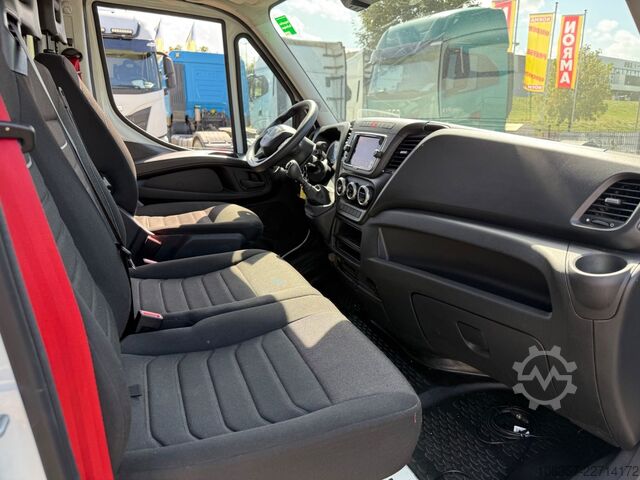 Transporter mit Koffer IVECO Daily 35C16 3,0L Koffer LBW 750kg Euro6E Seitent