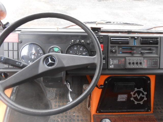 Tipper truck UNIMOG U1450 427/11 mit Kran